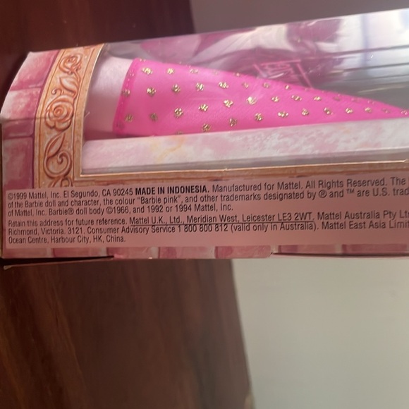 1999 Rapunzel Barbie NIB Mint Condition - Picture 3 of 7